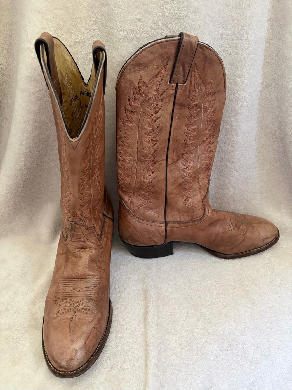 Wrangler Tan Leather Cowboy Boots
